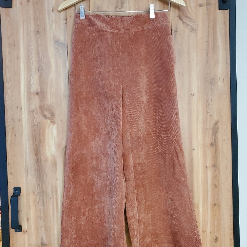Nwt Wide leg corduroy capri pants size small